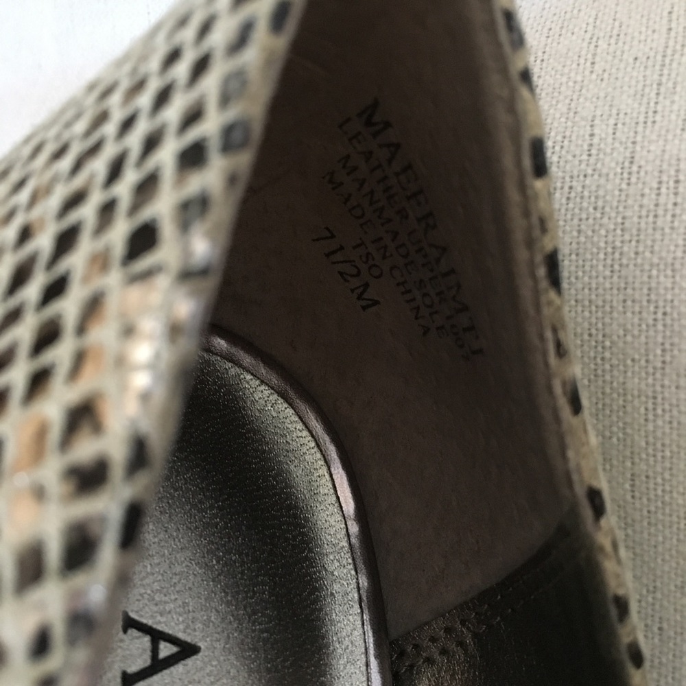 Anne Klein snake skin peep toe heel - Picture 8 of 8